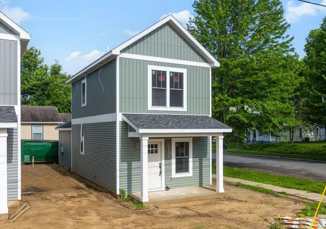 Photo 1 of Manufactured home for sale at 581 N Arthur St, South Bend, IN 46617 | MLS# 202612489 | Listing updated on 2026-06-26