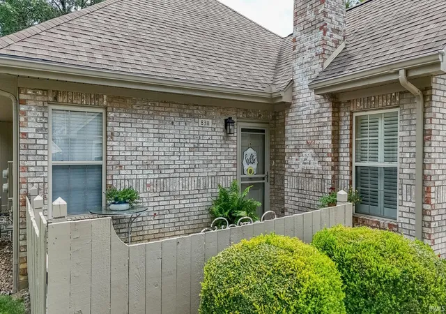 Homes for sale in Evansville, IN | 8311 River Park Wy, Evansville, IN 47715 | MLS# 202612716
