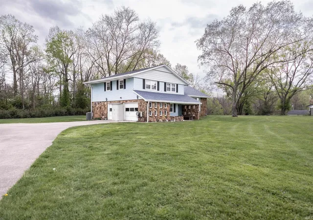 Photo 3 of Manufactured home for sale at 584 Trinton Cir, Bedford, IN 47421 | MLS# 202612782 | Listing updated on 2026-09-16