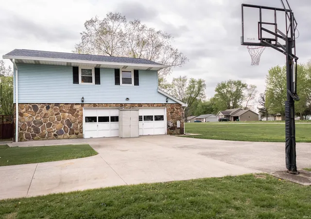 Photo 3 of Manufactured home for sale at 584 Trinton Cir, Bedford, IN 47421 | MLS# 202612782 | Listing updated on 2026-09-16
