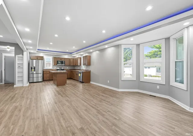 Photo 3 of Sale Pending at 1040 Delaware Ave, Fort Wayne, IN 46805 | MLS# 202612905 | Listing updated on 2026-09-16