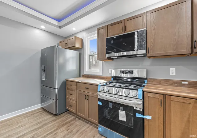 Photo 4 of Sale Pending at 1040 Delaware Ave, Fort Wayne, IN 46805 | MLS# 202612905 | Listing updated on 2026-09-16