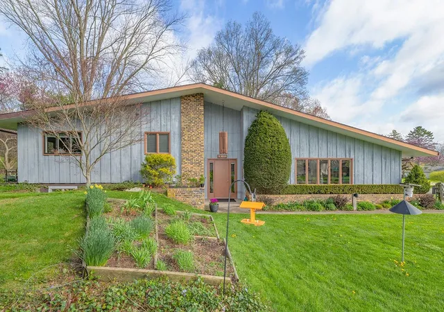 2nd image of 26103 Vista Ln, Elkhart, IN 46517 | MLS# 202613144