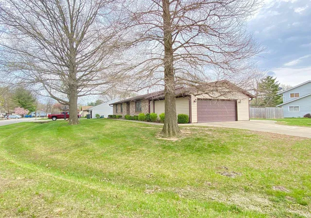 Homes for sale in Lafayette, IN | 836 Foxwood Dr, Lafayette, IN 47905 | MLS# 202613252