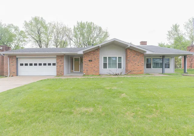 Homes for sale in Newburgh, IN | 7755 Meadow Ln, Newburgh, IN 47630 | MLS# 202613316