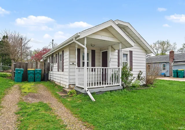 1st image of 206 Helen Ave, Mishawaka, IN 46544 | MLS# 202613317