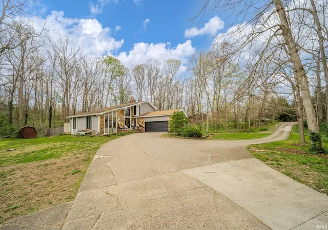 Homes for sale in New Castle, IN | 1107 Woodlawn Dr, New Castle, IN 47362 | MLS# 202613336