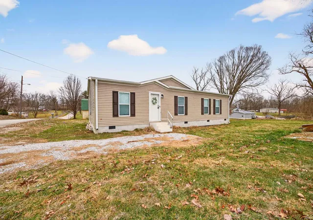 2nd image of 142 Heartland St, Bedford, IN 47421 | MLS# 202613387