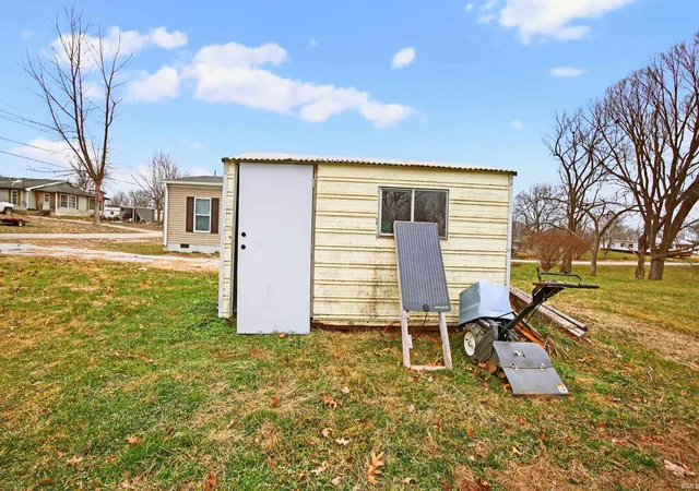 36th image of 142 Heartland St, Bedford, IN 47421 | MLS# 202613387