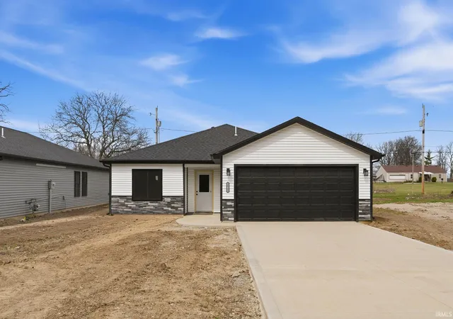 Photo 1 of Manufactured home for sale at 3825 Clermont Ave, Fort Wayne, IN 46806 | MLS# 202613390 | Listing updated on 2026-09-04