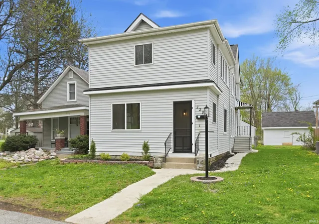 Photo 3 of Manufactured home for sale at 229 Center St, Fort Wayne, IN 46808 | MLS# 202613499 | Listing updated on 2026-09-16