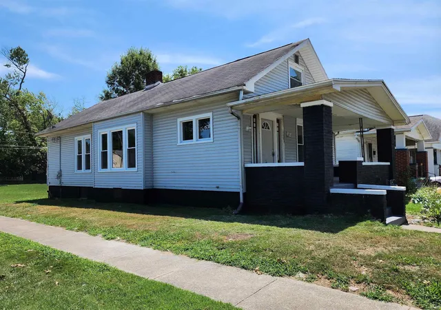 Homes for sale in Evansville, IN | 1550 S Morton Ave, Evansville, IN 47713 | MLS# 202613519
