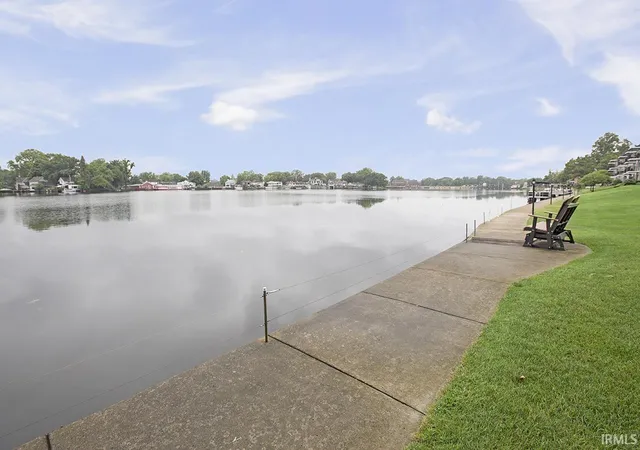 2nd image of 1077 Greenleaf Blvd #101, Elkhart, IN 46514 | MLS# 202613545