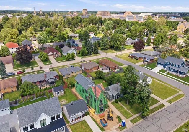 2nd image of 615 Napoleon St, South Bend, IN 46617 | MLS# 202613570