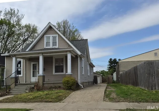 3rd image of 1409 Main St, Vincennes, IN 47591 | MLS# 202613617