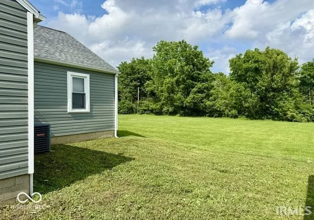 4th image of 405 E Cowing Dr, Muncie, IN 47303 | MLS# 202613689