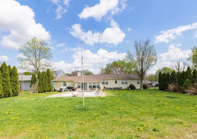 3rd image of 54835 Eisenhower Dr, Elkhart, IN 46514 | MLS# 202613766