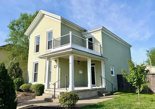Homes for sale in Seymour, IN | 723 N Chestnut St, Seymour, IN 47274 | MLS# 202613771
