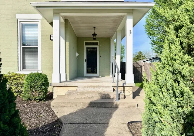Homes for sale in Seymour, IN | 723 N Chestnut St, Seymour, IN 47274 | MLS# 202613771