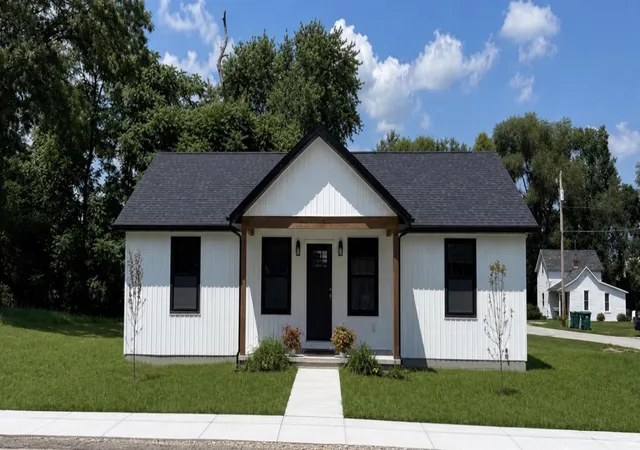 Photo 1 of Manufactured home for sale at 208 Franklin St, North Judson, IN 46366 | MLS# 202613778 | Listing updated on 2026-09-09