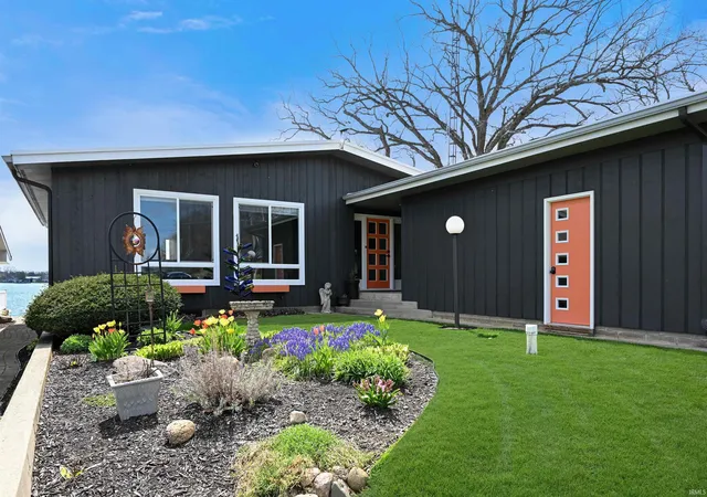 1st image of 1043 E Northshore Dr, Syracuse, IN 46567 | MLS# 202613779