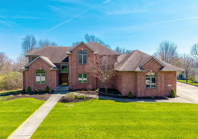 Homes for sale in Roanoke, IN | 14711 Brindle Xing, Roanoke, IN 46783 | MLS# 202613807