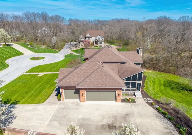 Homes for sale in Roanoke, IN | 14711 Brindle Xing, Roanoke, IN 46783 | MLS# 202613807