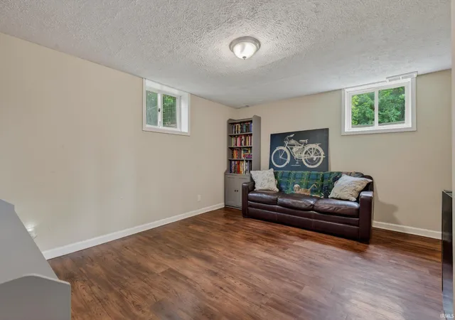 28th image of 1222 Edgewood Dr, South Bend, IN 46616 | MLS# 202614016