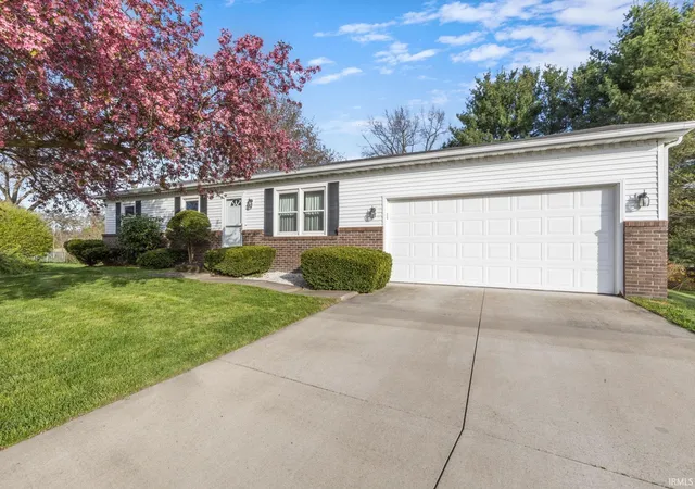 3rd image of 53731 Pine Tree Ct, Elkhart, IN 46514 | MLS# 202614036