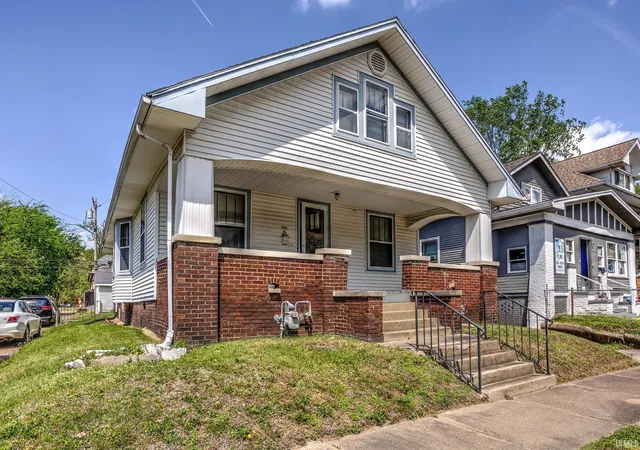 Homes for sale in Evansville, IN | 900 E Blackford Ave, Evansville, IN 47713 | MLS# 202614073