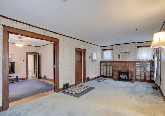 Homes for sale in Evansville, IN | 900 E Blackford Ave, Evansville, IN 47713 | MLS# 202614073