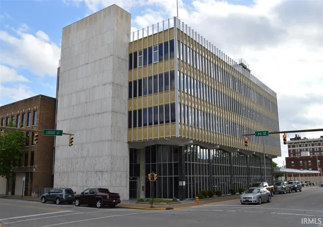 Homes for sale in Evansville, IN | 101 Se Third St #3E, Evansville, IN 47708 | MLS# 202614191