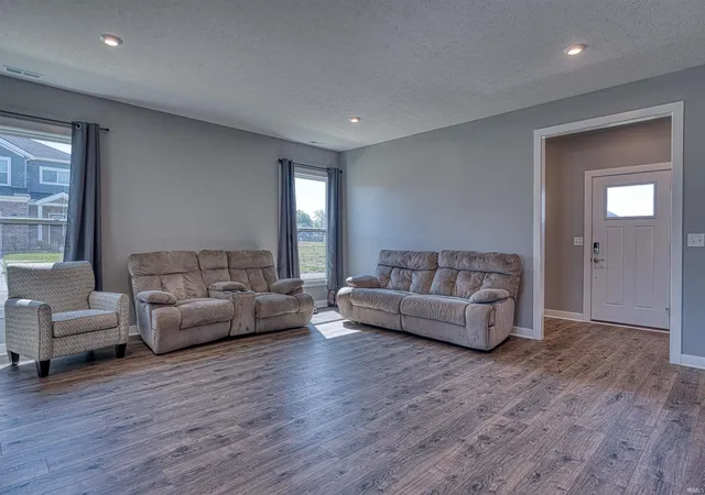 Photo 5 of Manufactured home for sale at 2938 Donna Dee Dr, Evansville, IN 47725 | MLS# 202614216 | Listing updated on 2026-07-20