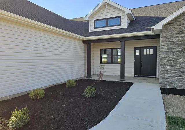 Photo 2 of Manufactured home for sale at 5326 Fair Crk Run, Fort Wayne, IN 46818 | MLS# 202614218 | Listing updated on 2026-09-12