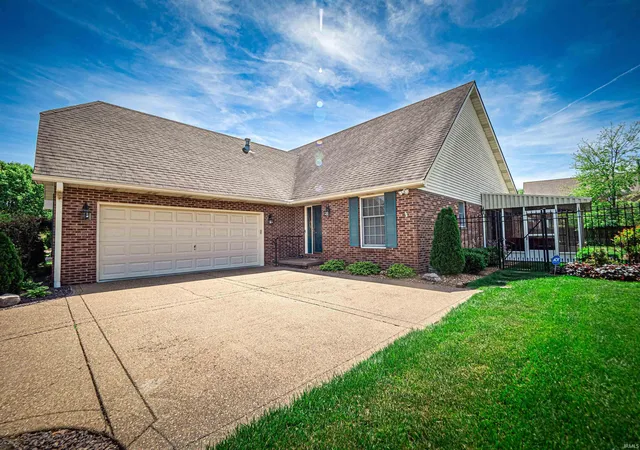 Photo 1 of Sale Pending at 6009 E Walnut St, Evansville, IN 47715 | MLS# 202614260 | Listing updated on 2026-07-18