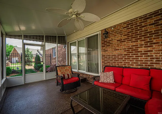 Photo 3 of Sale Pending at 6009 E Walnut St, Evansville, IN 47715 | MLS# 202614260 | Listing updated on 2026-07-18