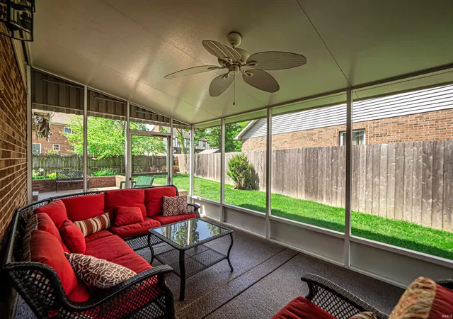 Photo 4 of Sale Pending at 6009 E Walnut St, Evansville, IN 47715 | MLS# 202614260 | Listing updated on 2026-07-18