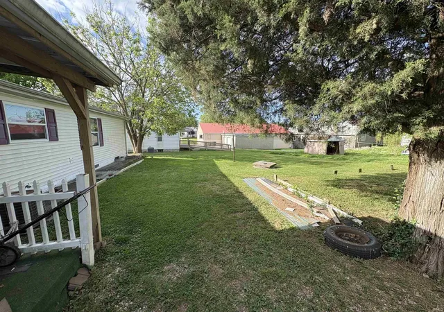 Photo 3 of Manufactured home for sale at 505 W Iowa St, Holland, IN 47541 | MLS# 202614301 | Listing updated on 2026-04-22