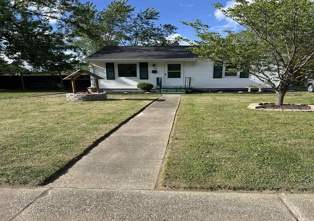 Homes for sale in Evansville, IN | 1900 Cass Ave, Evansville, IN 47714 | MLS# 202614405