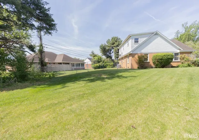 3rd image of 7527 Taylor Cir, Evansville, IN 47715 | MLS# 202614437