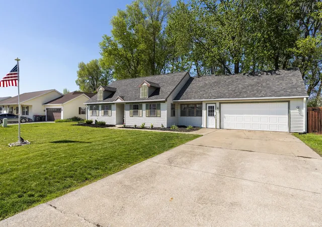Homes for sale in Delphi, IN | 202 Heritage Dr, Delphi, IN 46923 | MLS# 202614440