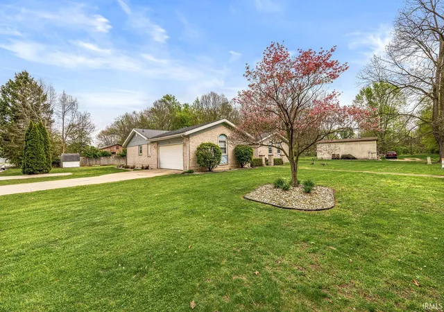 3rd image of 404 Terry Ln, Mishawaka, IN 46544 | MLS# 202614446