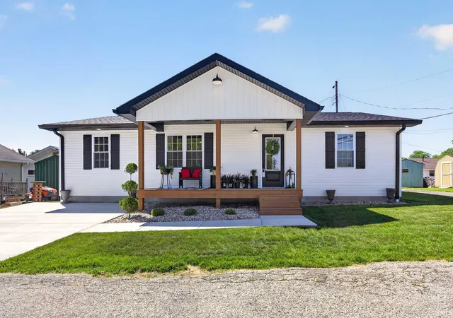 1st image of 111 O St, Bedford, IN 47421 | MLS# 202614498