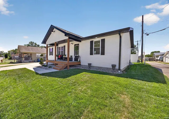 3rd image of 111 O St, Bedford, IN 47421 | MLS# 202614498