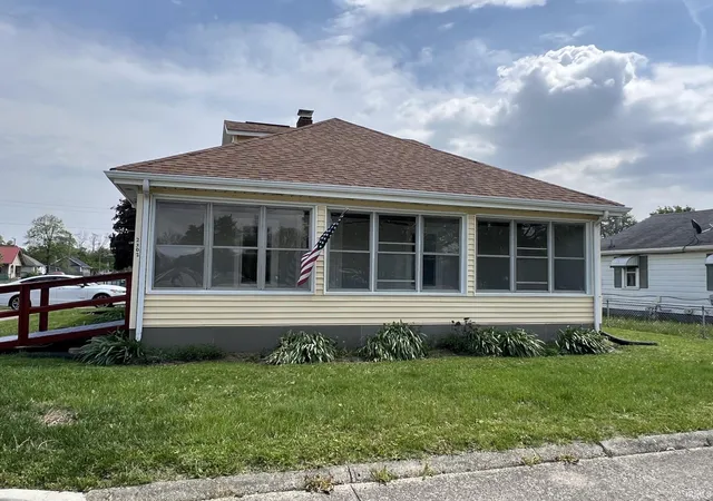 Homes for sale in New Castle, IN | 2302 Roosevelt Ave, New Castle, IN 47362 | MLS# 202614848