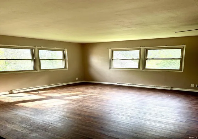 Homes for sale in Muncie, IN | 1914 W White River Blvd, Muncie, IN 47303 | MLS# 202614865