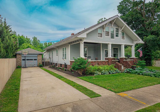 Homes for sale in Mount Vernon, IN | 402 E Water St, Mount Vernon, IN 47620 | MLS# 202614909