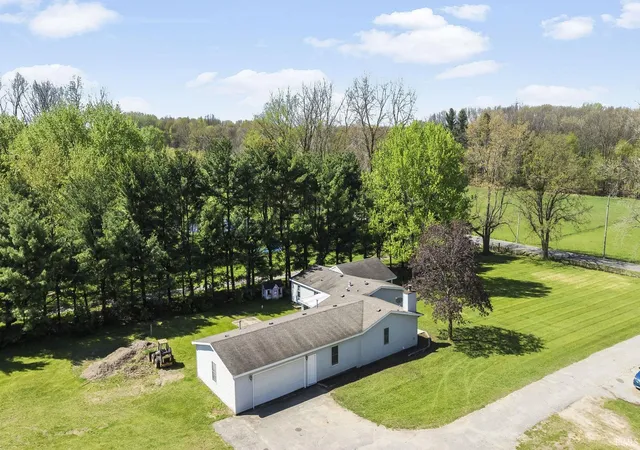 4th image of 55412 County Road 23, Bristol, IN 46507 | MLS# 202614911