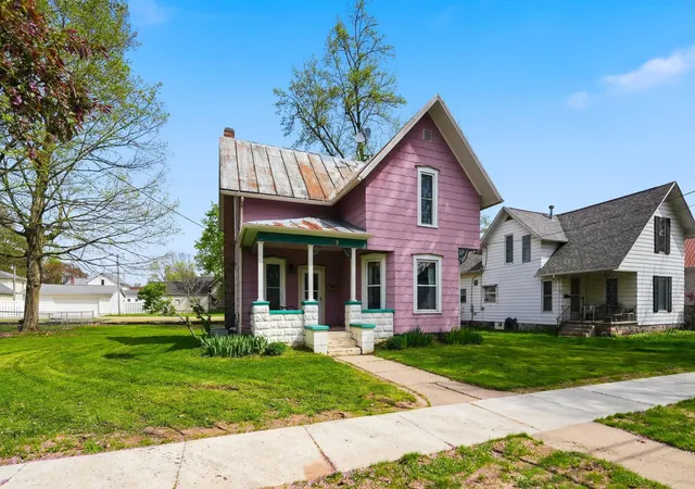 Homes for sale in Angola, IN | 319 E Broad St, Angola, IN 46703 | MLS# 202615021