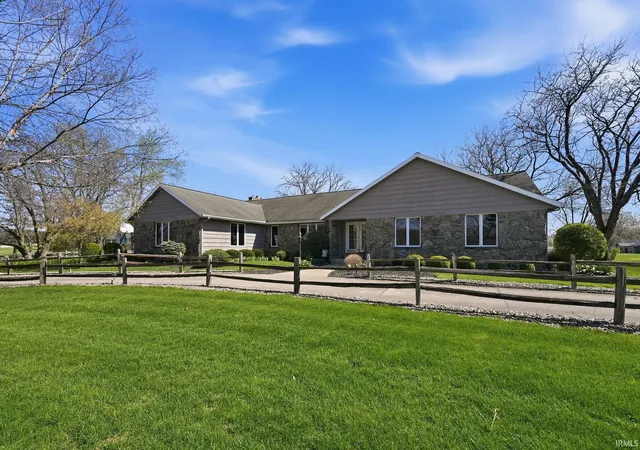 Homes for sale in Bluffton, IN | 1690 E 250 N, Bluffton, IN 46714 | MLS# 202615135